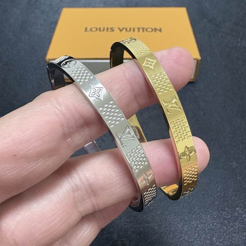 LV Bracelet  04yxs31 (6)