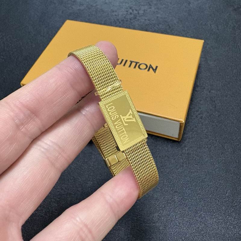 LV Bracelet  04yxs32 (2)
