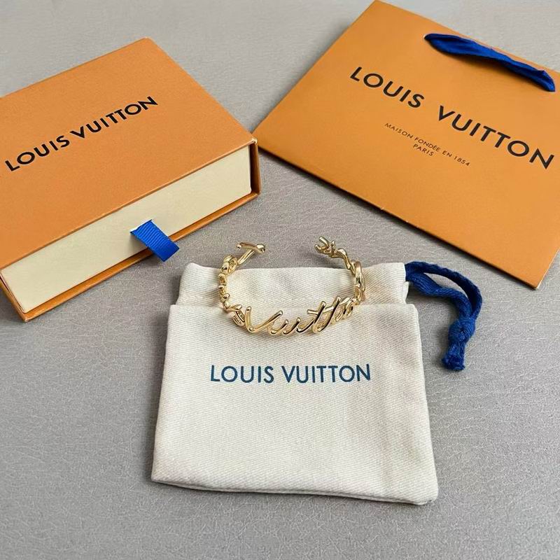 LV Bracelet  04yxs37 (1)