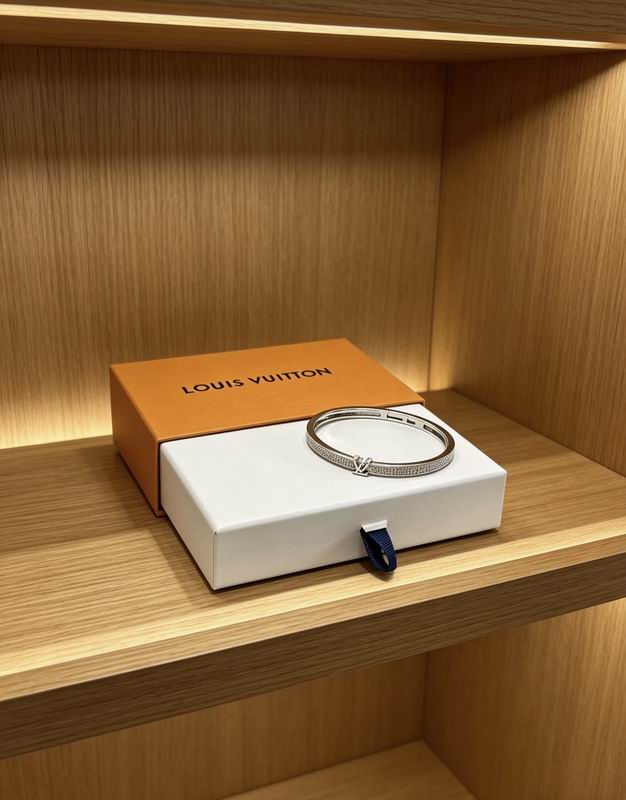 LV Bracelet  04yxs41 (18)