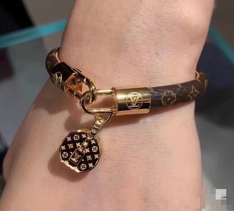 LV Bracelet  04yxs48 (7)