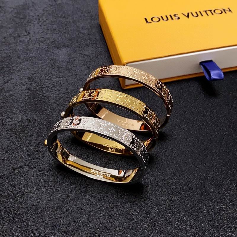 LV Bracelet  04yxs49 (1)