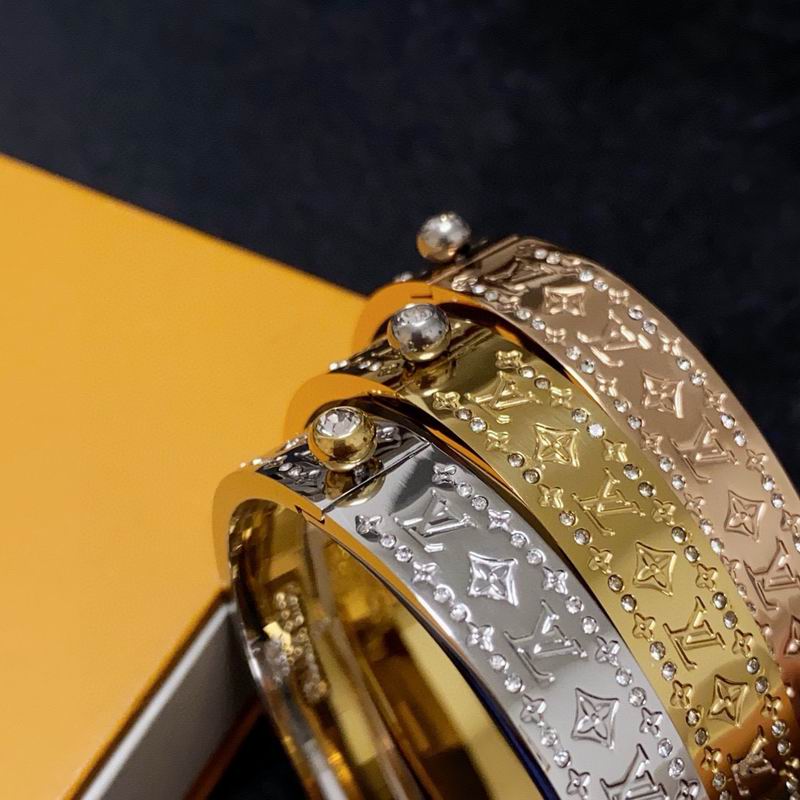 LV Bracelet  04yxs49 (4)