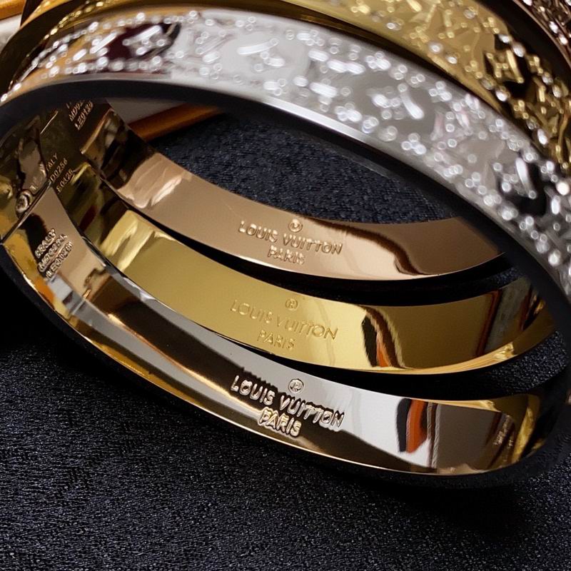 LV Bracelet  04yxs49 (5)