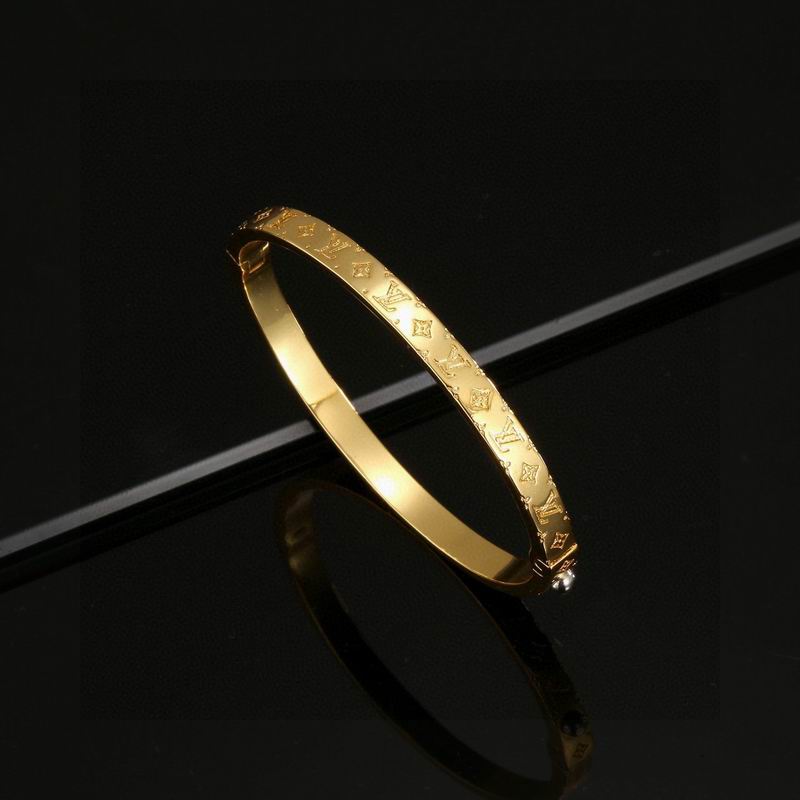 LV Bracelet  04yxs52 (5)