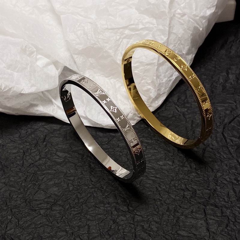 LV Bracelet  04yxs54 (4)