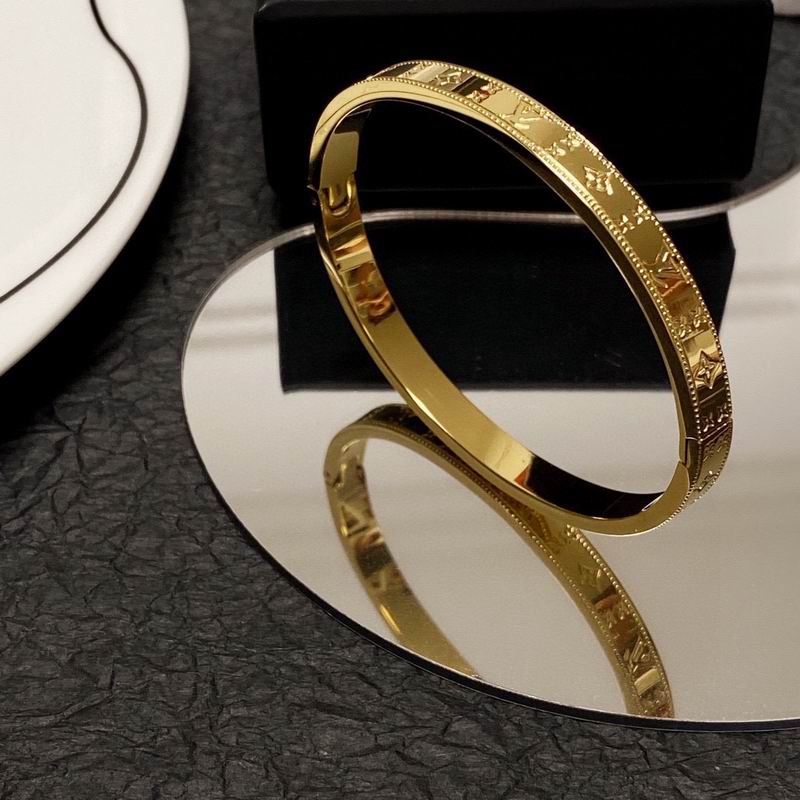 LV Bracelet  04yxs54 (7)