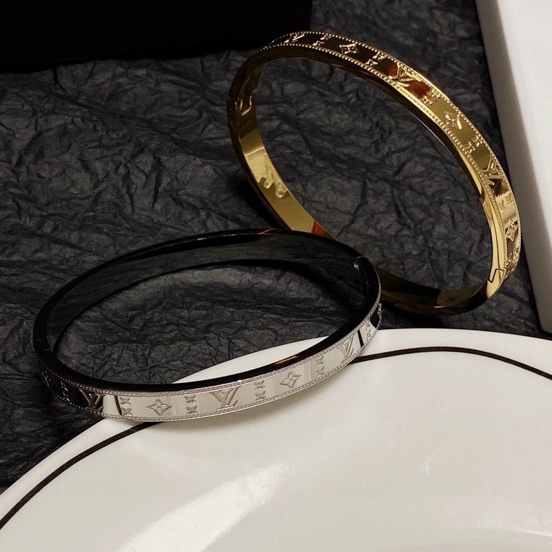 LV Bracelet  04yxs54 (8)