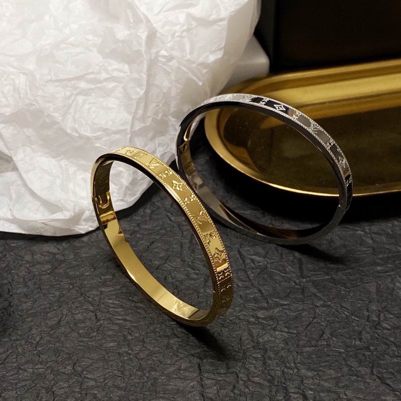 LV Bracelet  04yxs54 (9)
