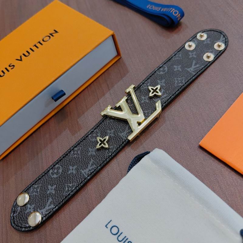 LV Bracelet  04yxs56 (5)