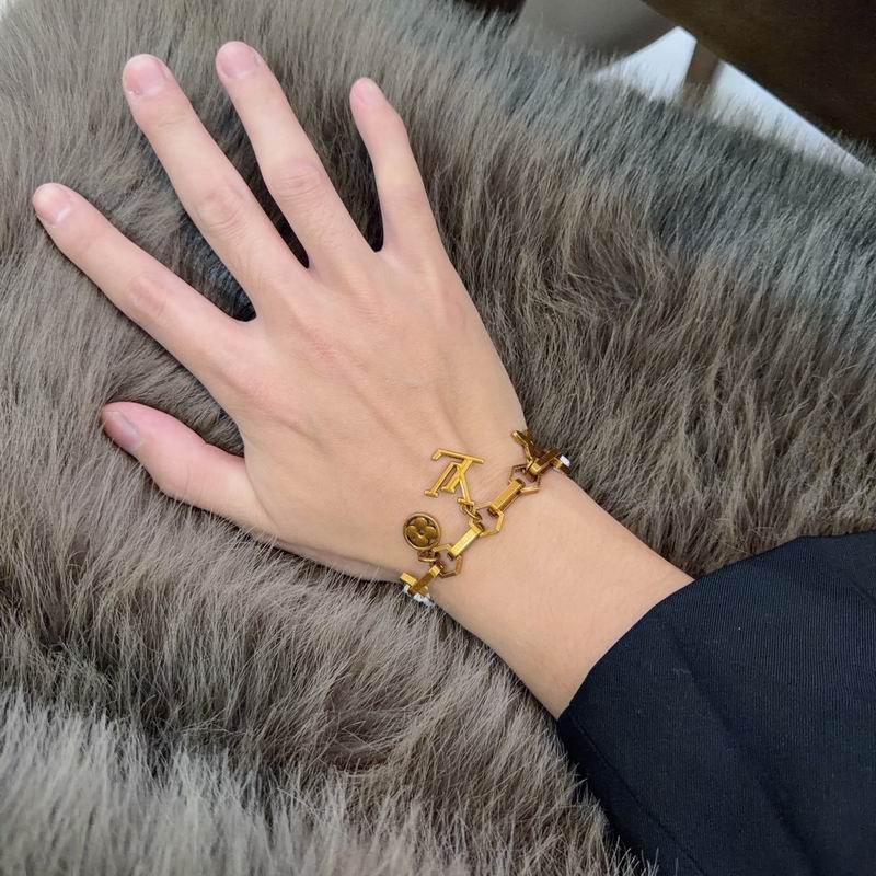LV Bracelet  04yxs58 (4)