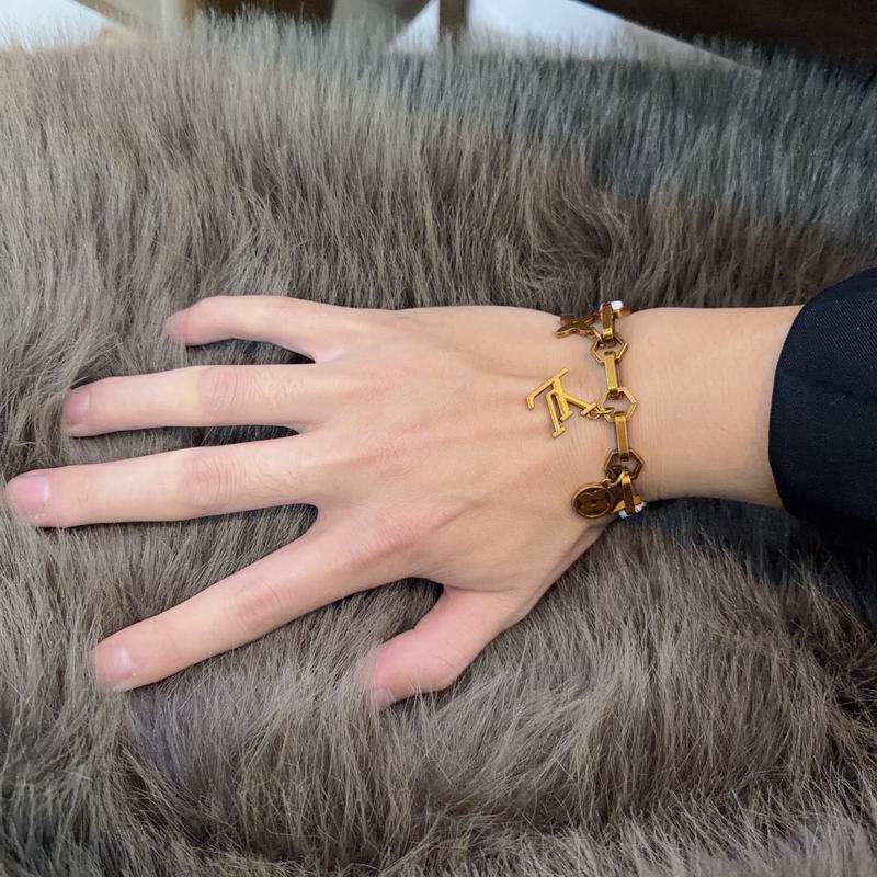 LV Bracelet  04yxs58 (6)