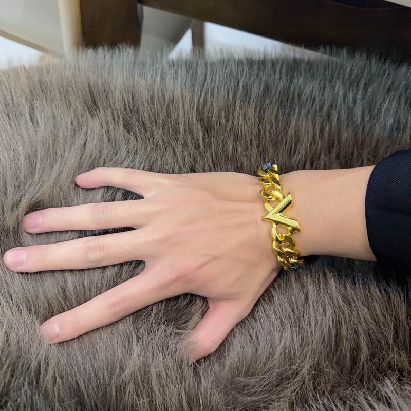 LV Bracelet  04yxs59 (9)