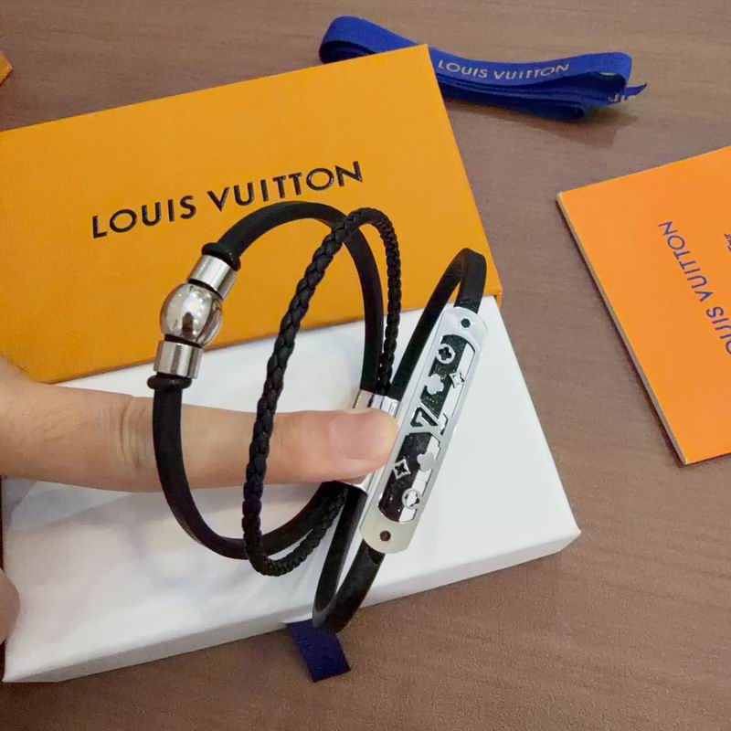 LV Bracelet  04yxs61 (2)