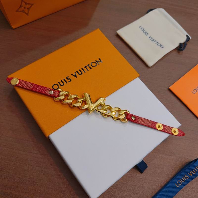 LV Bracelet  04yxs64 (2)