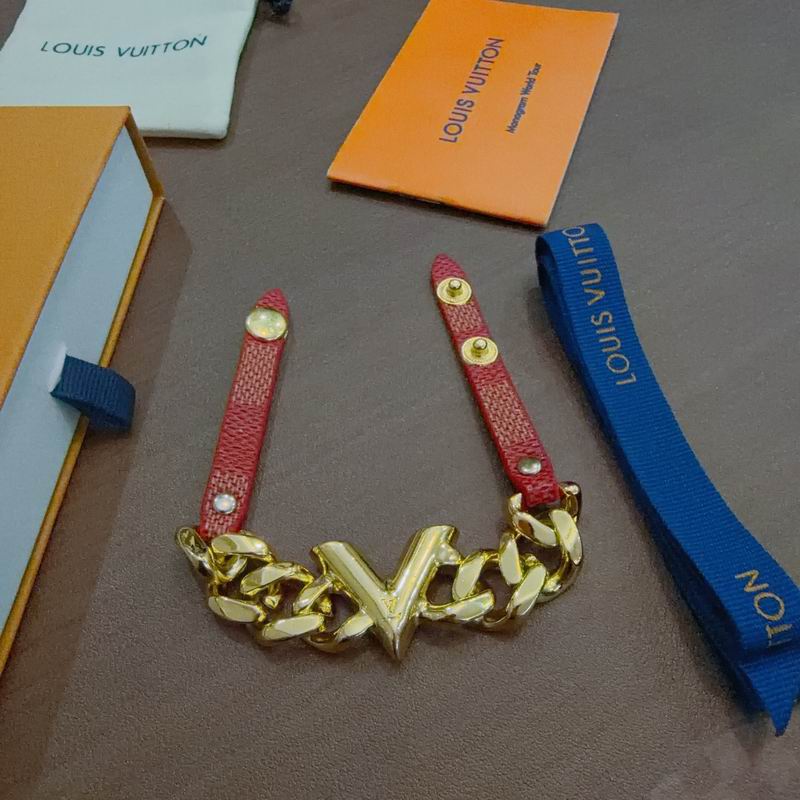 LV Bracelet  04yxs64 (3)