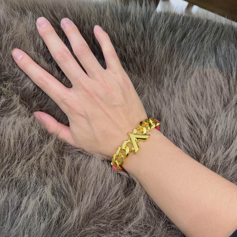 LV Bracelet  04yxs64 (8)