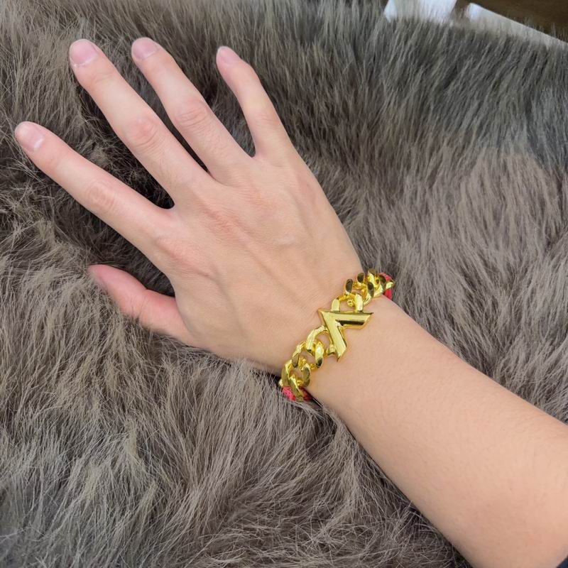 LV Bracelet  04yxs64 (9)