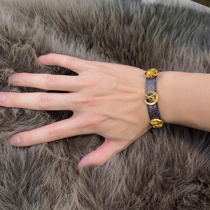 LV Bracelet  04yxs65 (7)