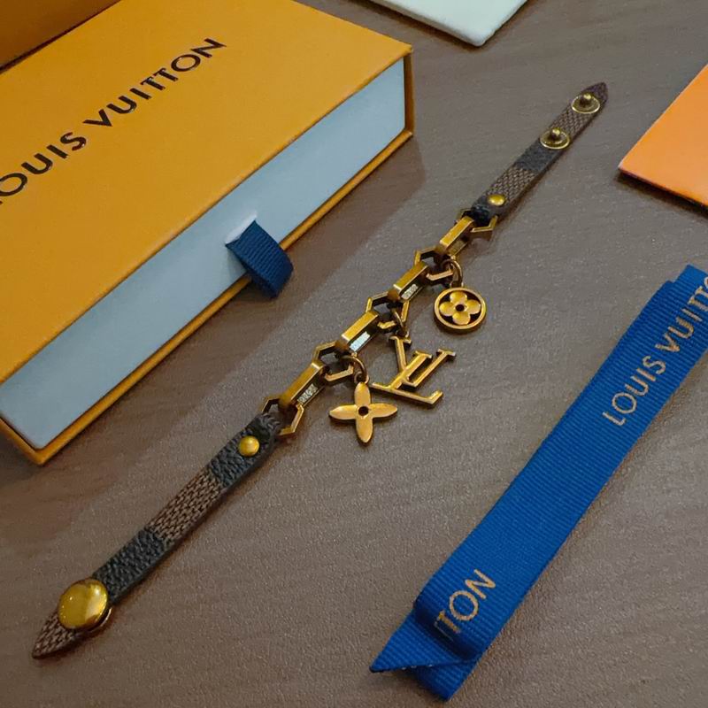 LV Bracelet  04yxs66 (6)