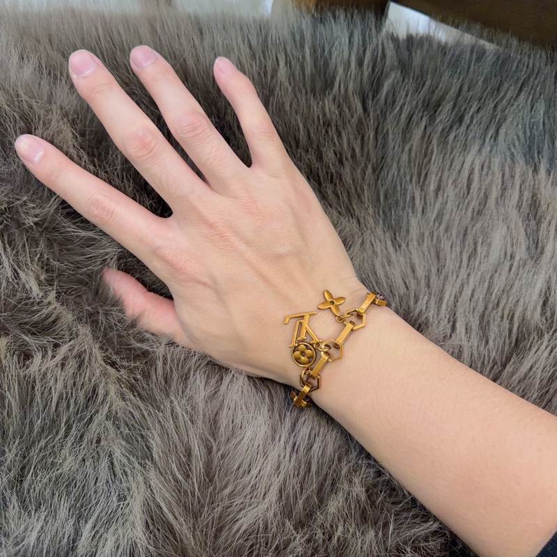 LV Bracelet  04yxs66 (8)