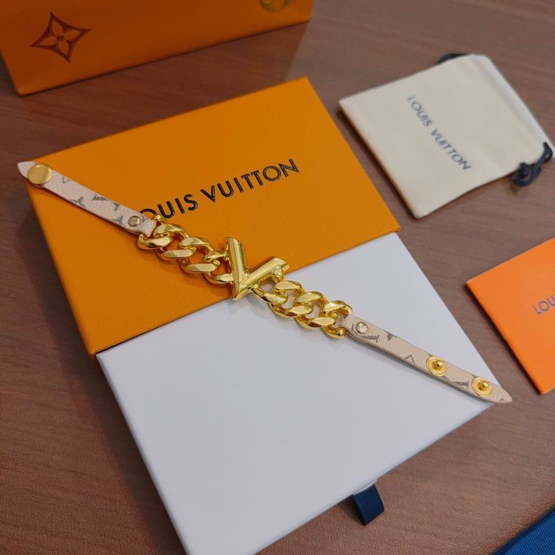 LV Bracelet  04yxs67 (4)