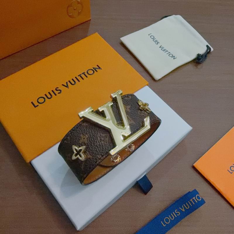 LV Bracelet  04yxs68 (6)