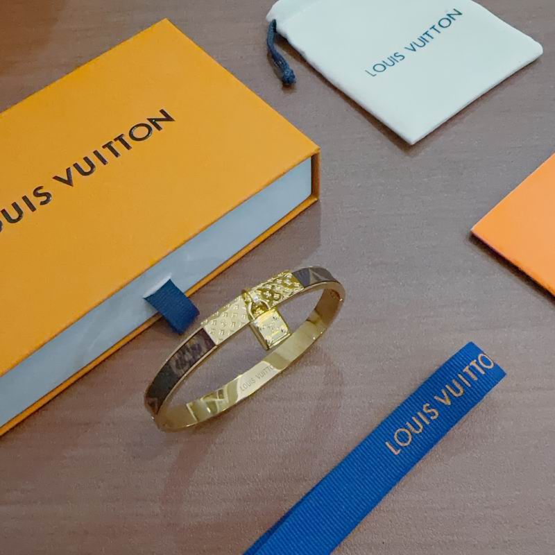 LV Bracelet  04yxs70 (5)