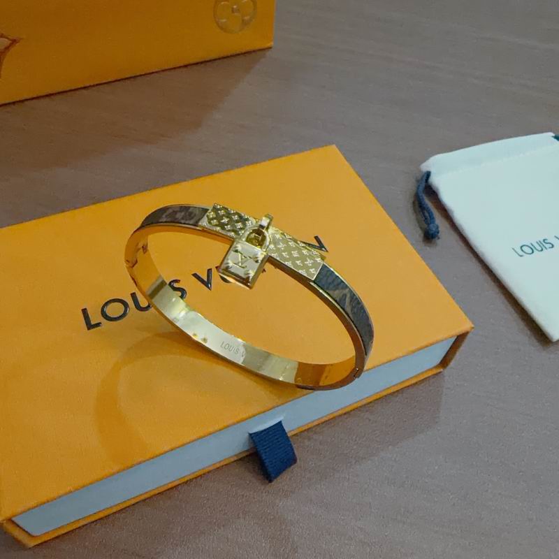 LV Bracelet  04yxs70 (6)