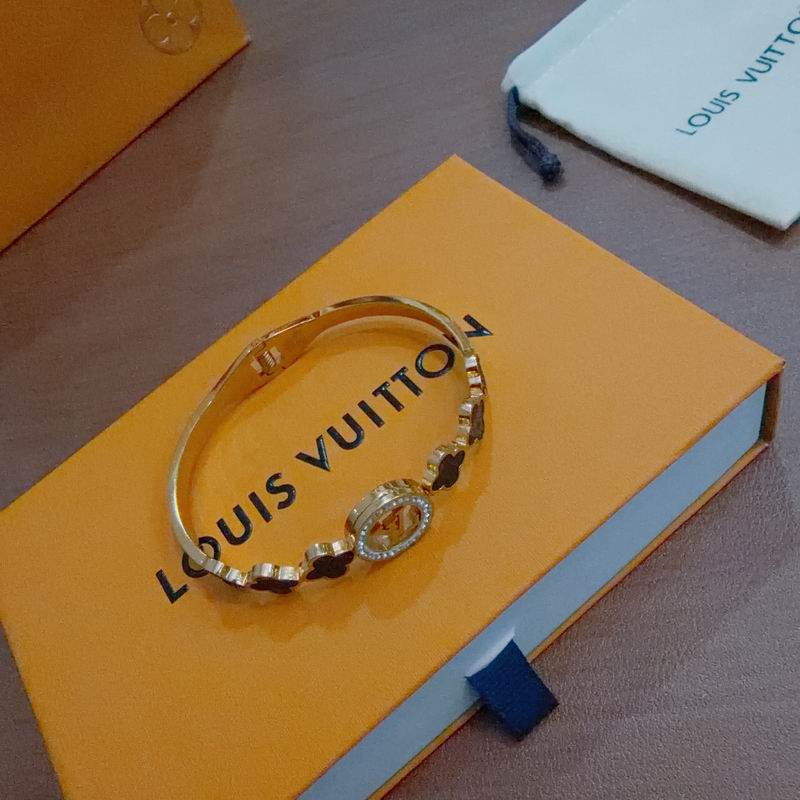 LV Bracelet  04yxs72 (4)