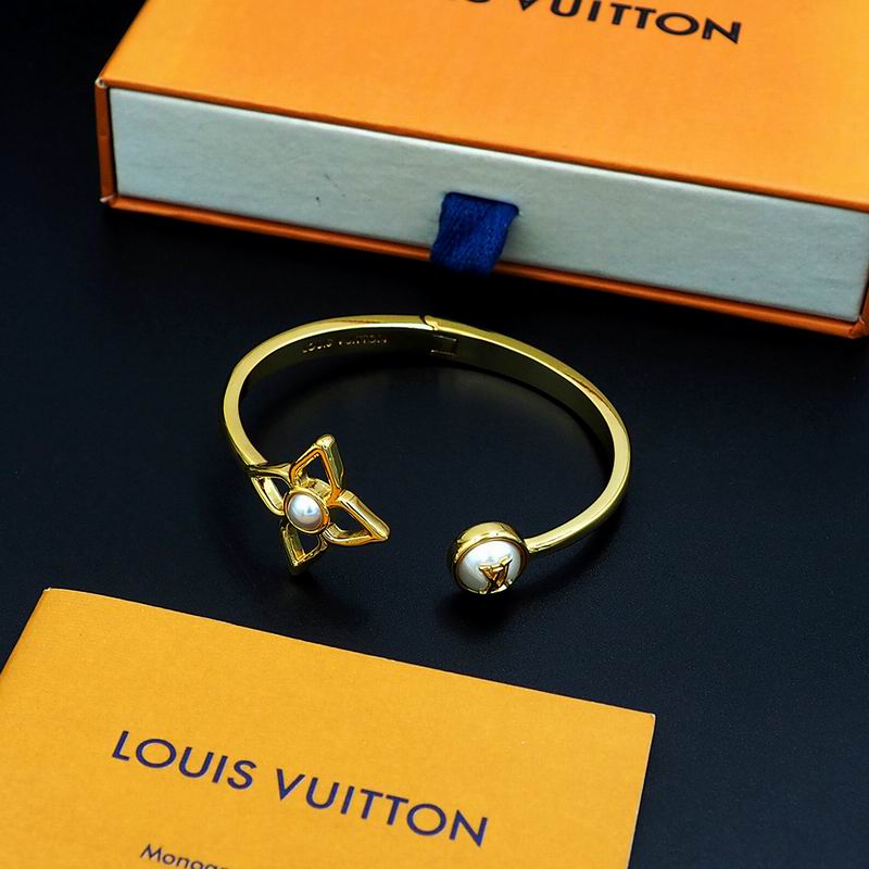 LV Bracelet  04yxs74 (6)