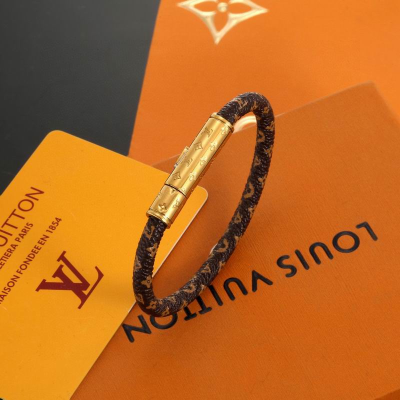 LV Bracelet  04yxs75 (1)