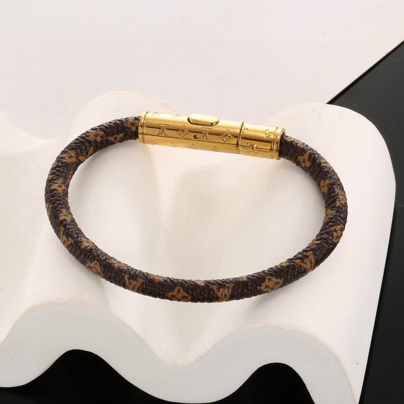 LV Bracelet  04yxs75 (5)
