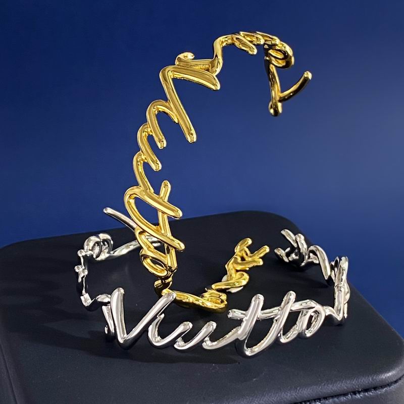 LV Bracelet  04yxs77 (1)