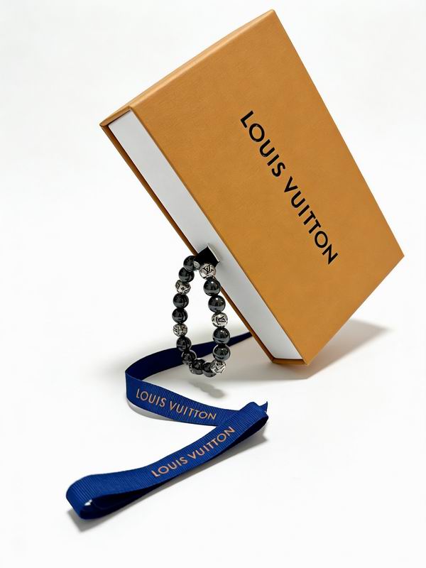 LV Bracelet  04yxs77 (3)