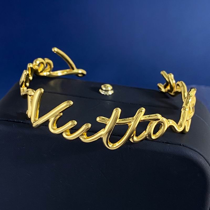 LV Bracelet  04yxs77 (3)