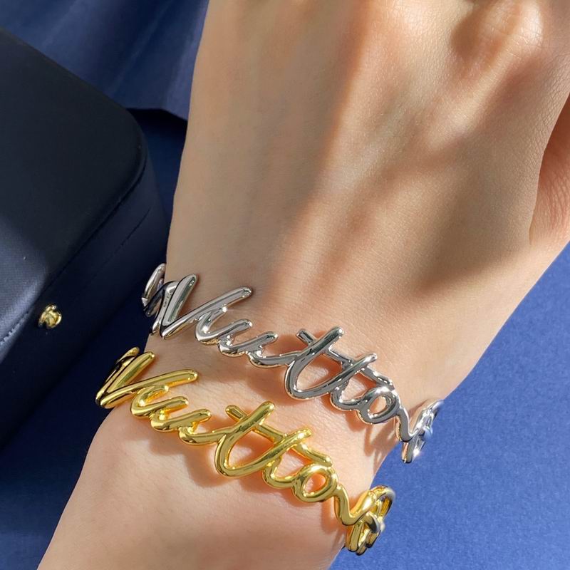 LV Bracelet  04yxs77 (4)