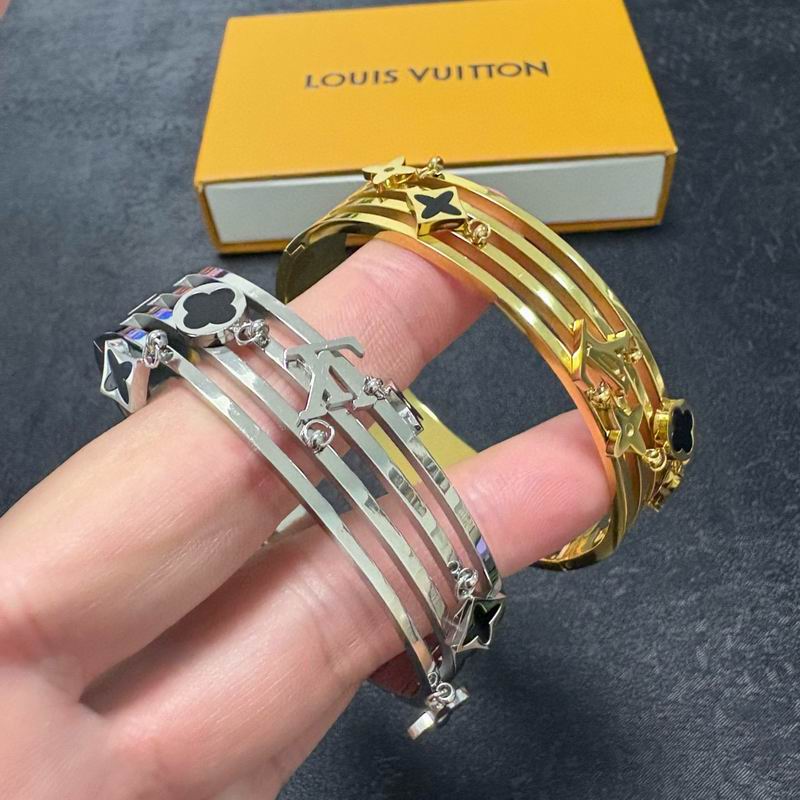 LV Bracelet  04yxs82 (4)