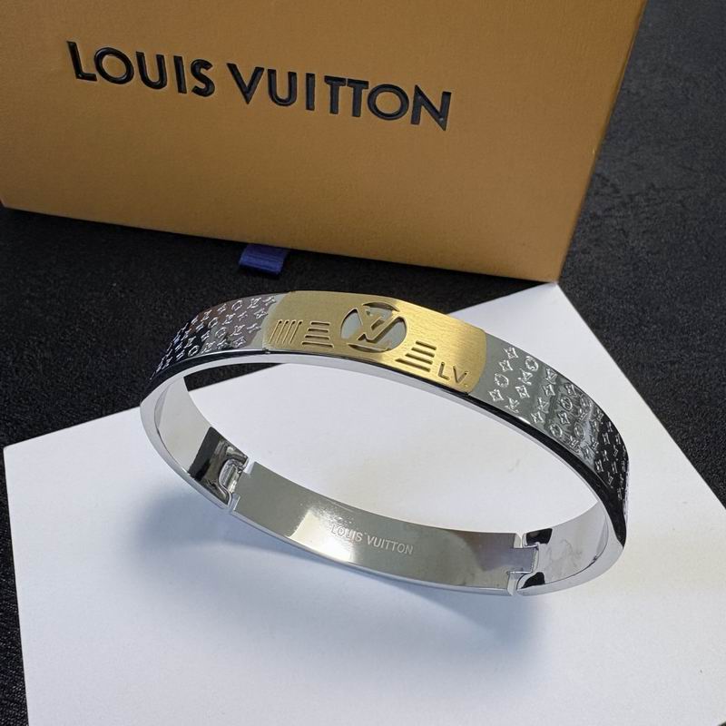 LV Bracelet  04yxs83 (3)