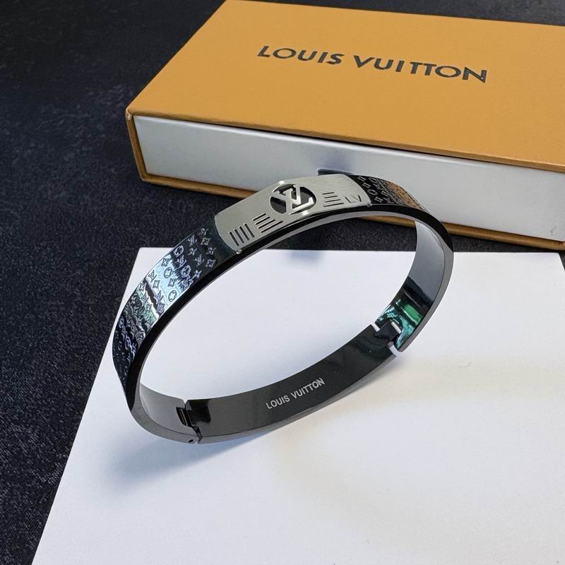 LV Bracelet  04yxs83 (4)