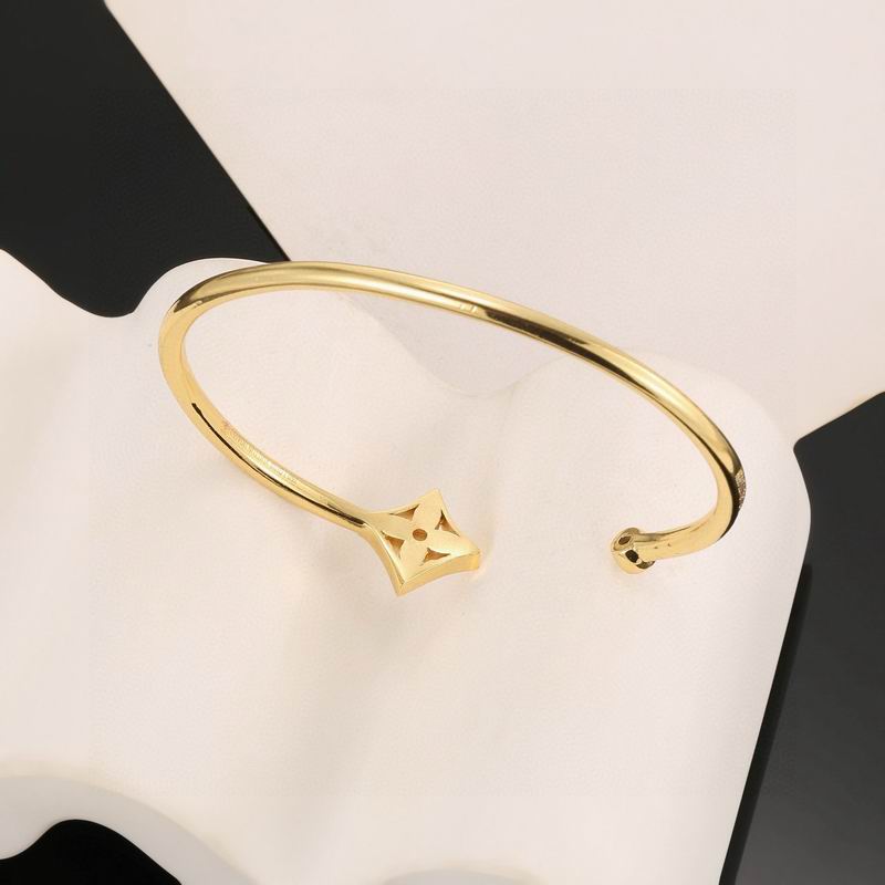 LV Bracelet  04yxs85 (5)
