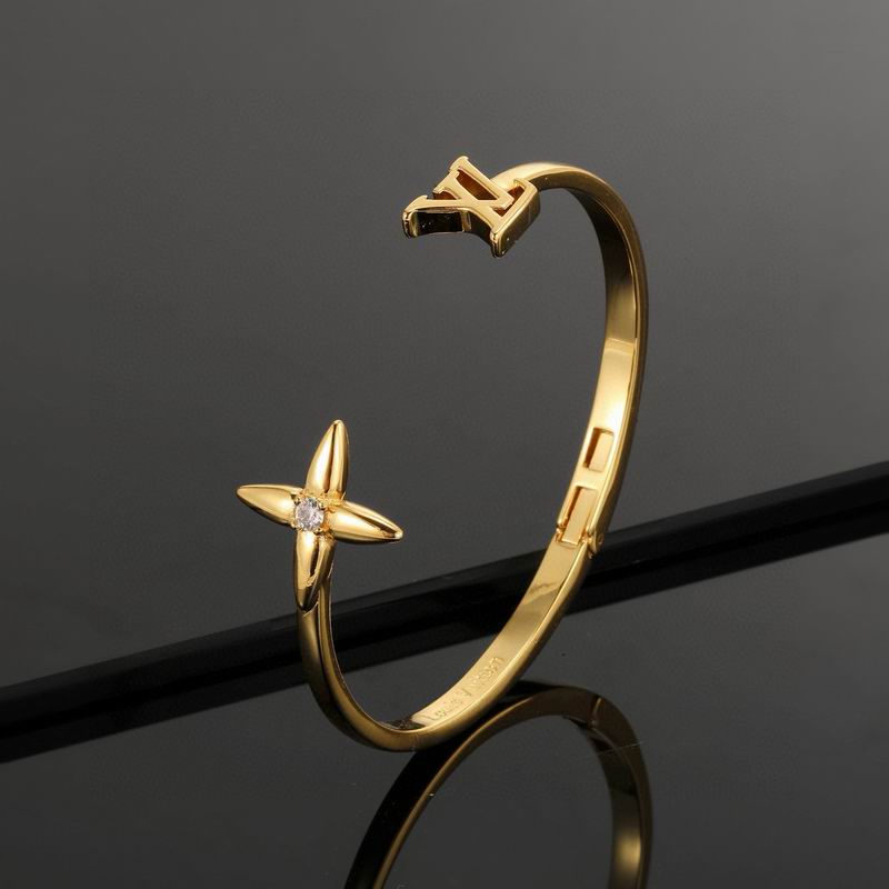 LV Bracelet  04yxs86 (5)
