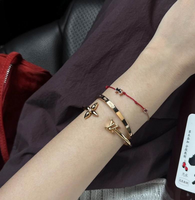 LV Bracelet  04yxs86 (6)