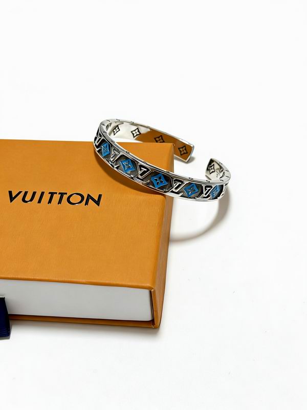 LV Bracelet  04yxs88 (1)