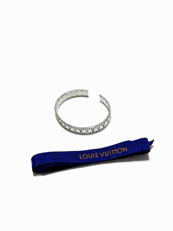 LV Bracelet  04yxs89 (1)