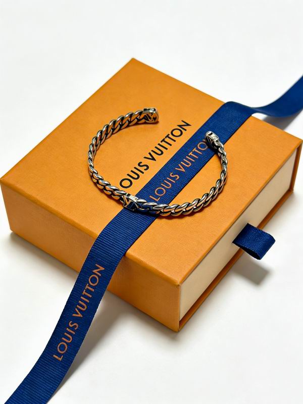 LV Bracelet  04yxs90 (6)