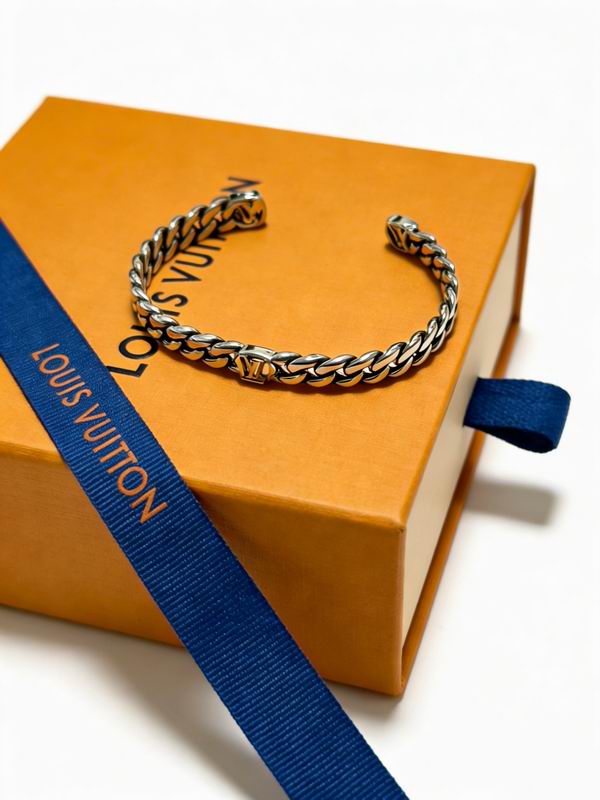 LV Bracelet  04yxs90 (7)