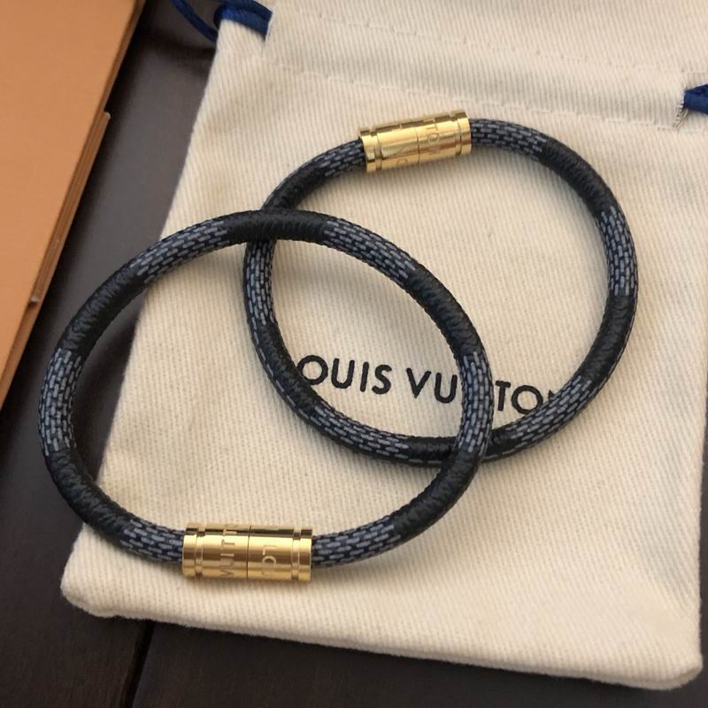 LV Bracelet  04yxs95 (4)