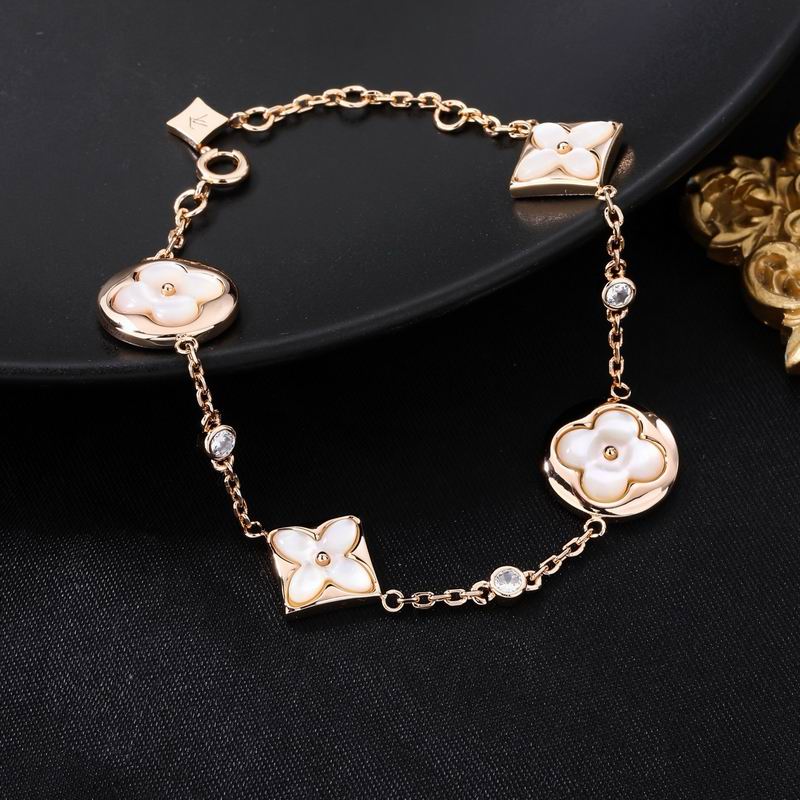LV Bracelet  04yxs97(6)