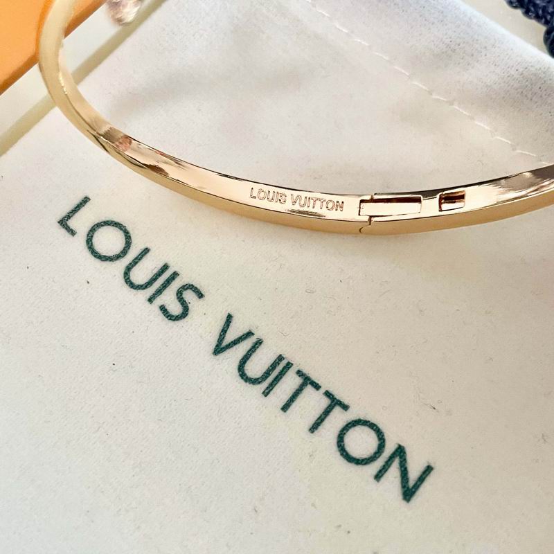 LV Bracelet  04yxs99 (12)